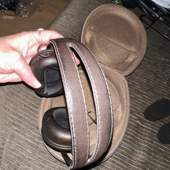 Sennheiser Momentum M2 On-Ear Wired Headphones Black Premium Sound Lightweight - Picture 5 of 10